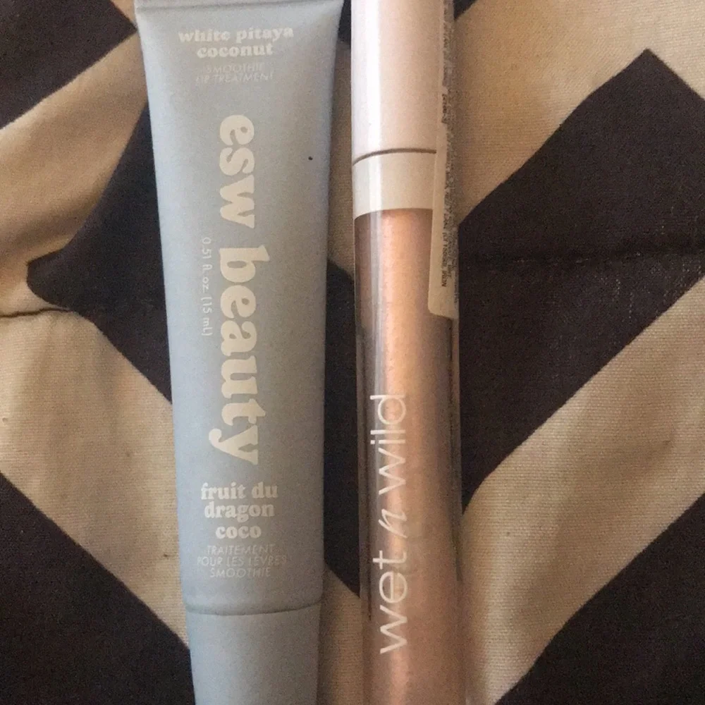 Lot of 2 Lip Glosses